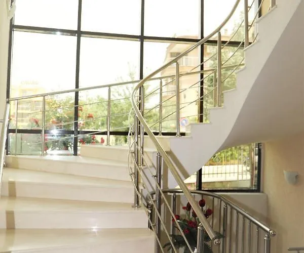 Petrov Family מלון