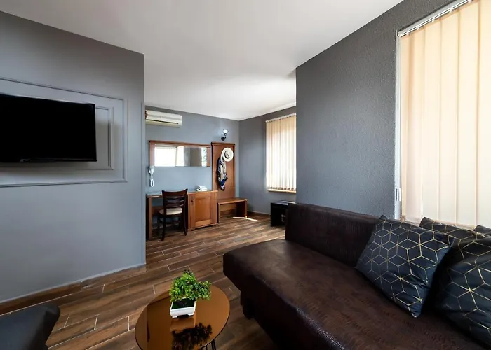 Petrov Family מלון 3*