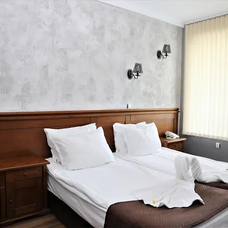 Petrov Family מלון 3*