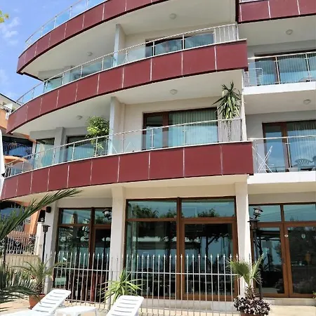 Petrov Family Отель 3*