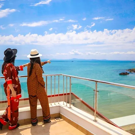 מלון Petrov Family נסבר