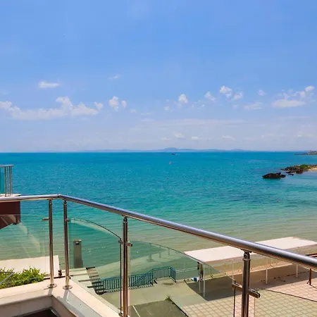 Petrov Family מלון