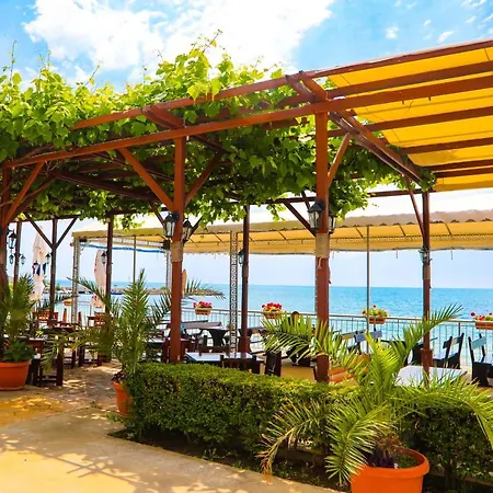 Petrov Family Несебр