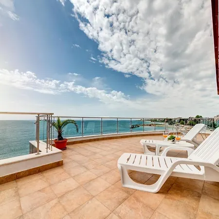 Petrov Family מלון