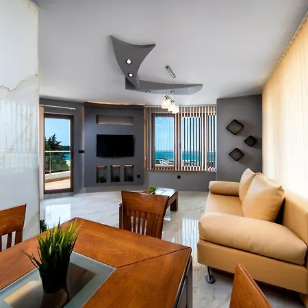 Petrov Family 3* נסבר