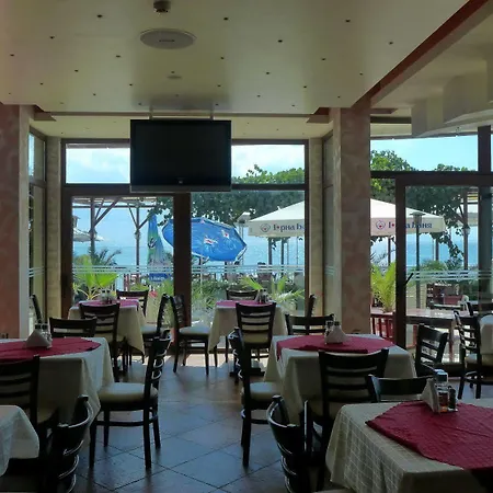 Отель Petrov Family 3*